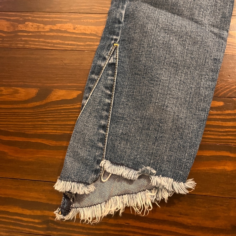 Seven skinny jeans with raw hem and panel detail, size 29, like new